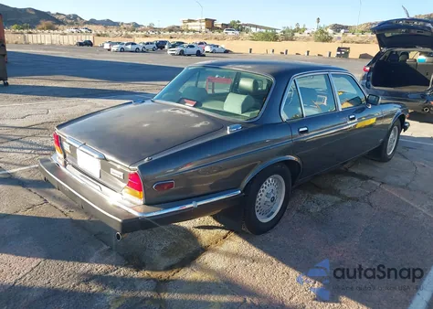 1987 Jaguar Xj6 Sovereign z USA, uszkodzony, nr VIN SAJCL1246HC470166